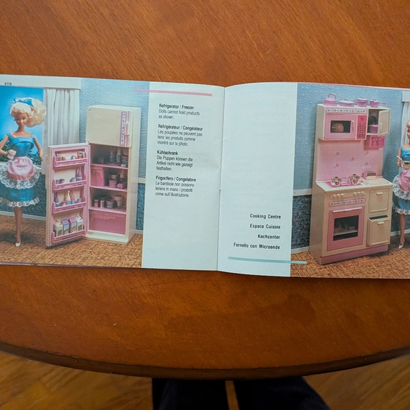 Vintage Barbie Living Pretty Furniture Catalog/Manual, Mattel 1987 - Picture 7 of 11